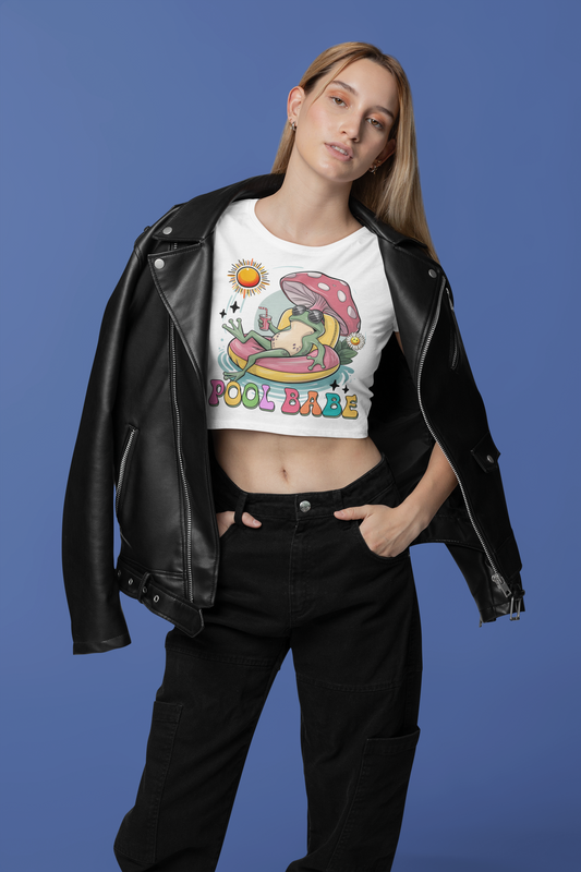 Frog Crop Top For Women, Retro Gifts For Her, Cottagecore T-Shirt Croptop Casual Summer TShirt Merch, Pool Babe